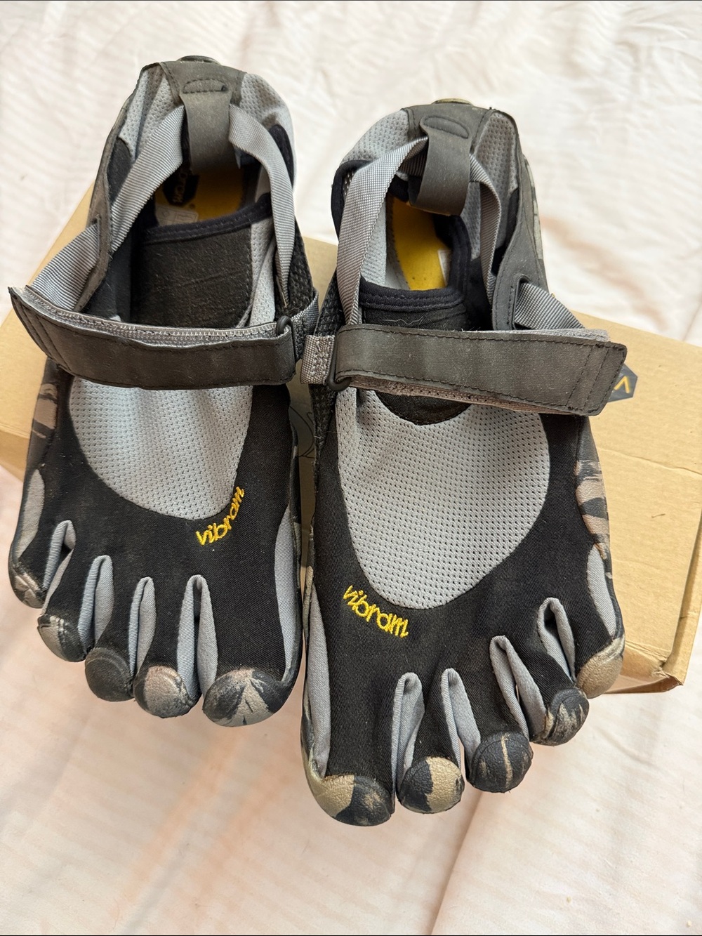 Vibram FiveFingers Black Gray Camouflage Toe Shoes M1485 KSO